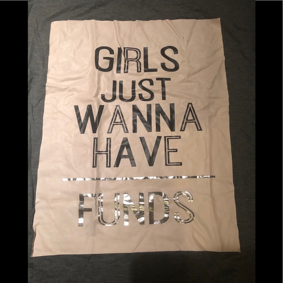 T-Shirt - Picture 2 of 2